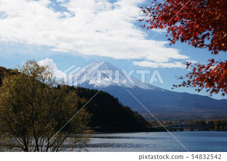 Mt. Fuji Lake Kawaguchiko Mt. Fuji Lake Mt. Fuji Lake Kawaguchiko Mt. Fuji Lake 54832542
