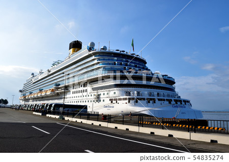 Cruise liner Costa Venezia 54835274