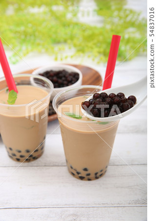 Tapioca milk tea 54837016