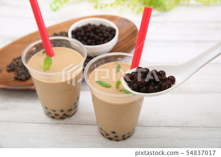 Tapioca milk tea 54837017