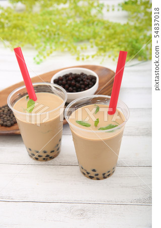 Tapioca milk tea 54837018