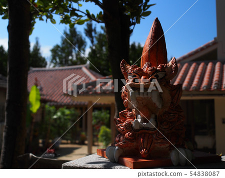 Shiisa of Fukui lined trees of Okinawa Bise 54838087