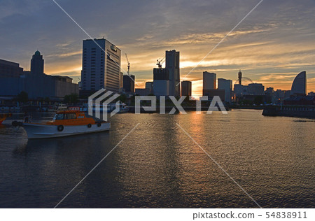 Yokohama Minatomirai's sunset glow Yokohama Minatomirai's sunset glow 54838911