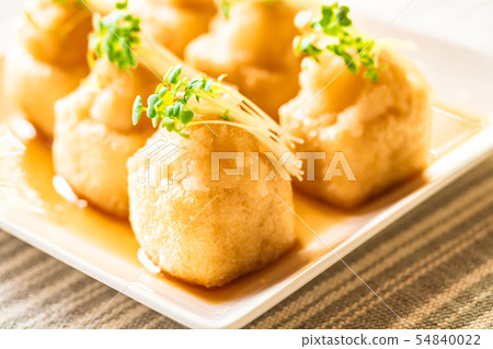 Grated ponzu sauce with a bite of deep-fried oil 54840022