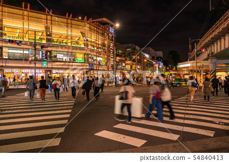 <Tokyo> Ueno station square, busy downtown area <Tokyo> Ueno station square, busy downtown area 54840413
