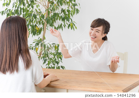 Women who talk Women who talk 54841296