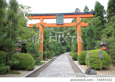 神聖的山寺廟 神聖的山寺廟 54844302