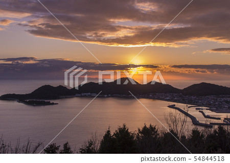 山口縣Muroroshi Bay / Hikaru市的日落 山口縣Muroroshi Bay / Hikaru市的日落 54844518