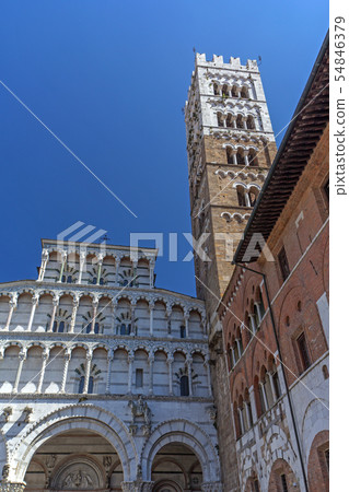 Lucca Cathedral (Tuscany, Italy). Vertically. Lucca Cathedral (Tuscany, Italy). Vertically. 54846379