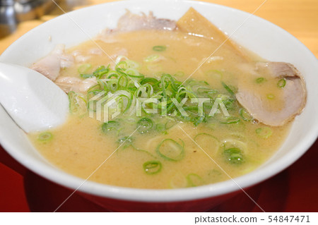 美味的豬骨醬油拉麵 54847471