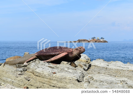 在宮外海岸的海岸的龍宮城堡以及“Gogashima”的烏龜 在宮外海岸的海岸的龍宮城堡以及“Gogashima”的烏龜 54848088