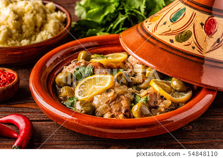 Traditional Moroccan chicken tagine with olives 54848110