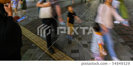 東京都市風景在日本有樂町車站前（中央出口）俯瞰街道（街道上沒有吸煙區） 54849329