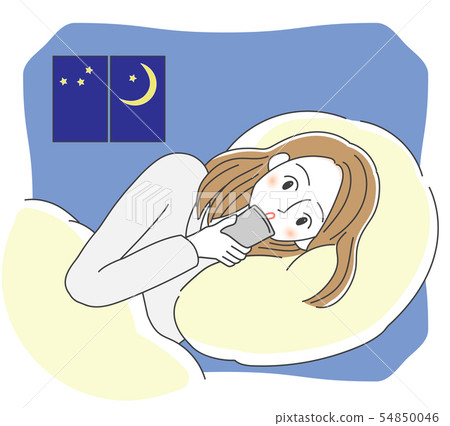 接觸智能手機的婦女的例證在上床前 54850046