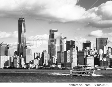 紐約曼哈頓摩天大樓單色 54850680