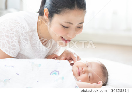 家庭媽媽和寶寶 54858814