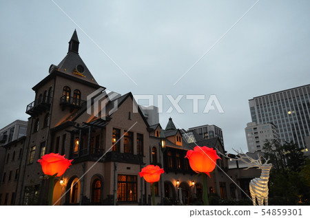 Evening view of Tokyo Garden Terrace Kioicho Public art in front of the lighted up Classic House Evening view of Tokyo Garden Terrace Kioicho Public art in front of the lighted up Classic House 54859301