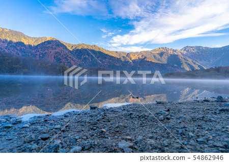 Fall Kamikochi morning [Nagano Prefecture] 54862946