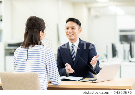 年輕女子（諮詢） 54863676