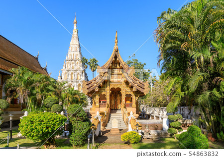 Wat Chedi Liam (Ku Kham) or Temple of the Squared Wat Chedi Liam (Ku Kham) or Temple of the Squared 54863832