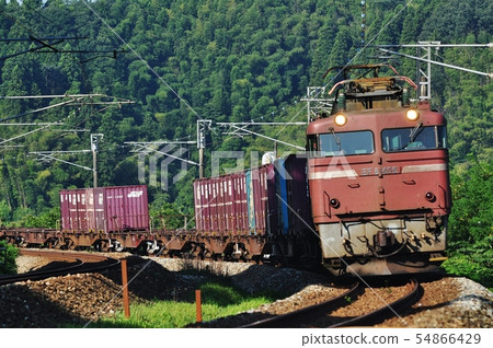 Freight trains passing between Hokuriku Main Line and Tsuji-Eri Manra Station (EF 81 type + Koki) Freight trains passing between Hokuriku Main Line and Tsuji-Eri Manra Station (EF 81 type + Koki) 54866429