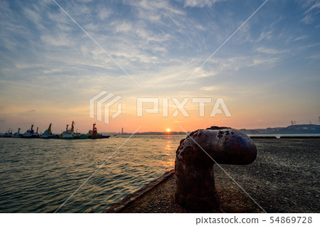 Dramatic Mojiko Retro Sunset 54869728