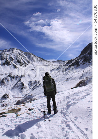 從Oyama和Jodoyama看著Murodo的登山者（在Tateyama Murodo拍攝） 54870830