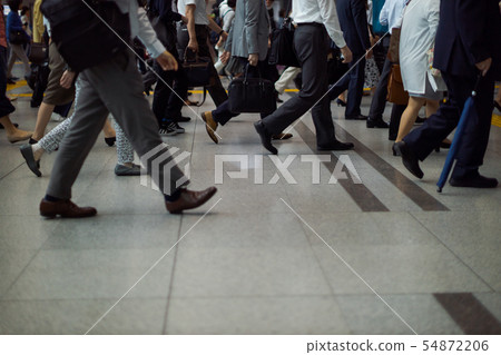 黑暗的通勤風景 54872206