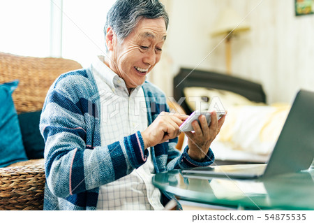 Senior smartphone smartphone 54875535