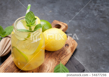Fresh summer citrus lemonade 54877298