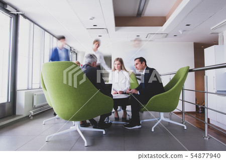 Business people having discussion Business people having discussion 54877940