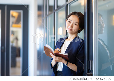 女商人辦公室企業圖像 54878400