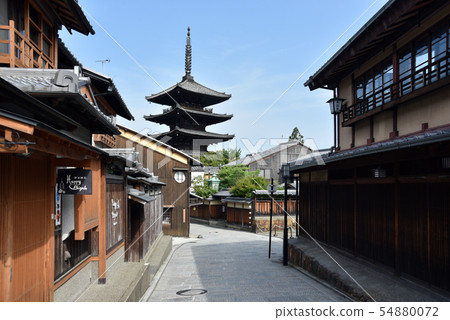 Tower of Yasaka 54880072