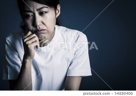 Nursing, women Nursing, women 54880400