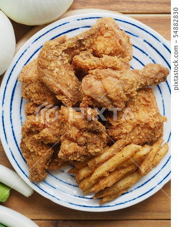 韓國雞肉gangjung和炸土豆 韓國雞肉gangjung和炸土豆 54882830