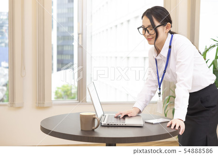 Business woman phone screen email 54888586