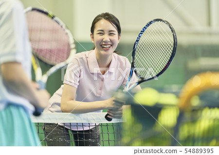 網球學校的女性 網球學校的女性 54889395