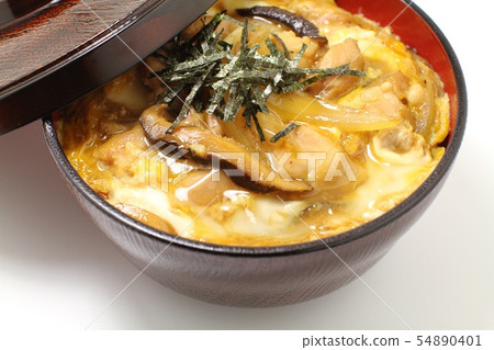 Oyakodon, home-made fluffy oyakodon Oyakodon, home-made fluffy oyakodon 54890401
