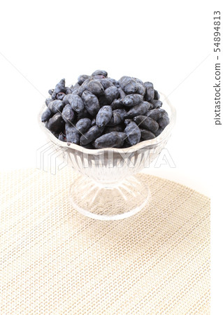 Lotus cup, tree nuts, Hokkaido fruit 54894813