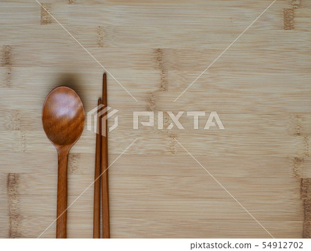 Korean traditional wooden spoon and wooden chopsticks 54912702