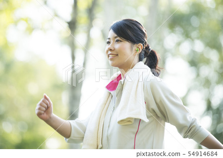 走本質上的婦女的檔案 走本質上的婦女的檔案 54914684