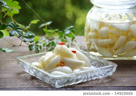Sweet potato pickles with raccoon pickles 54920088