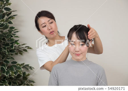 Manipulation, massage 54920171