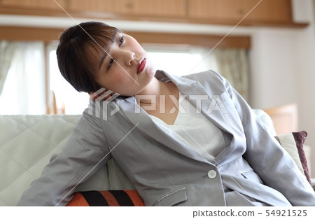 一個疲乏的女商人的圖像 54921525