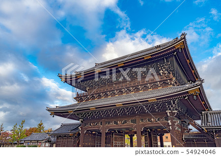 Higashi Honganji temple Mikado gate 54924046