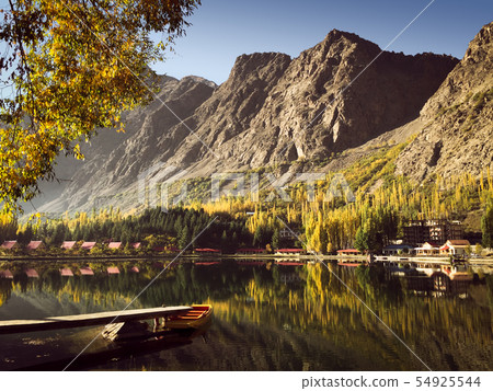 Kachura lake in Skardu, autumn scene in Pakistan. Kachura lake in Skardu, autumn scene in Pakistan. 54925544