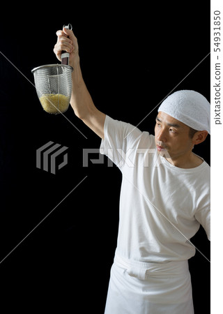 A bowl of ramen 54931850
