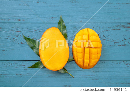 Mandarin cut Mango cut Mango Flat lay Mango cut Mango 54936141