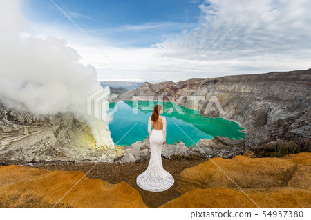 Bride in a volcanic crater 54937380