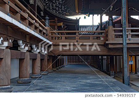 Higashi Honganji Buddhist temple scenery 54939157